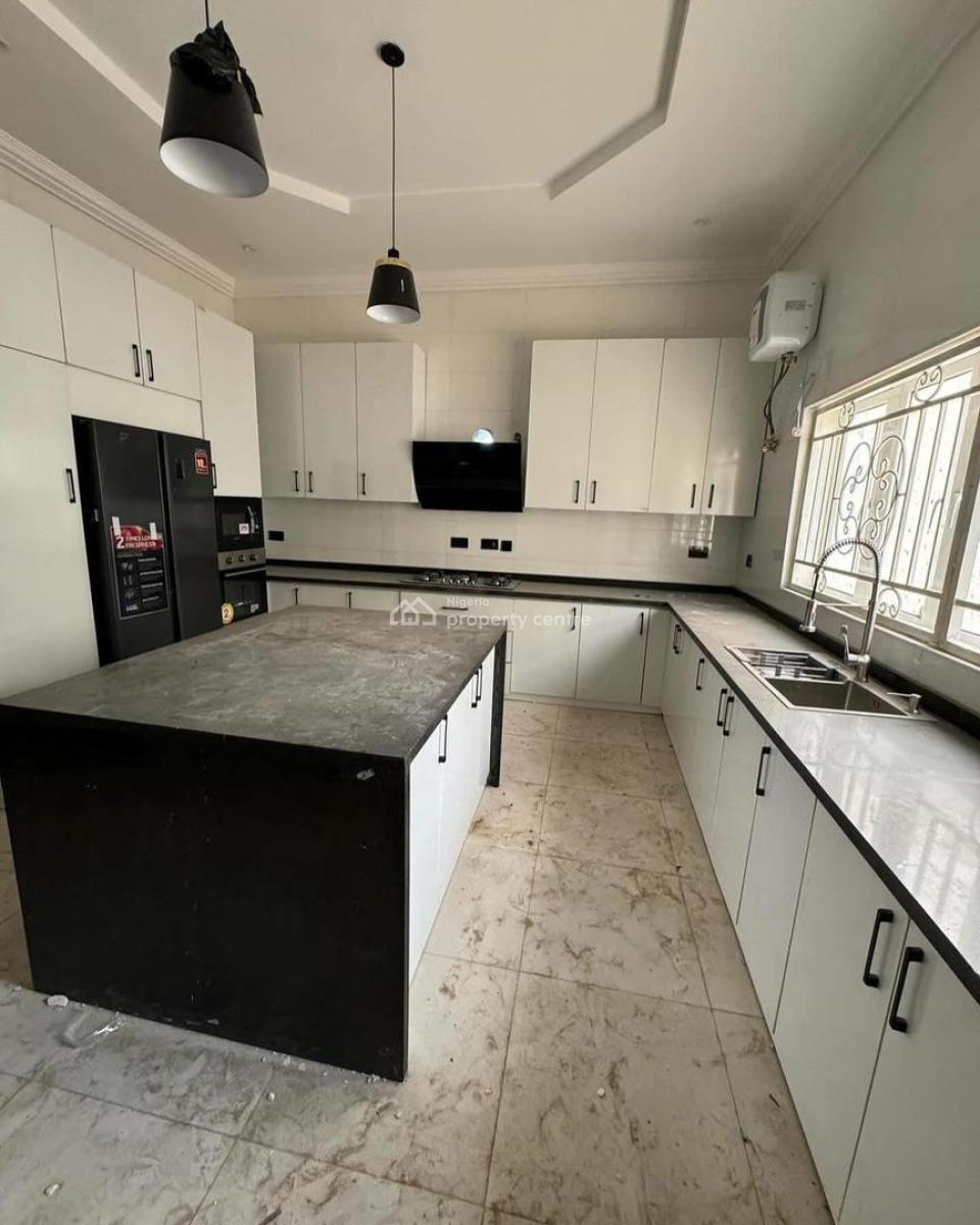 Fully Furnished and Detached 4 Bedroom Duplex with 2 Bedroom Bq, Guzape District, Abuja, Detached Duplex for Sale