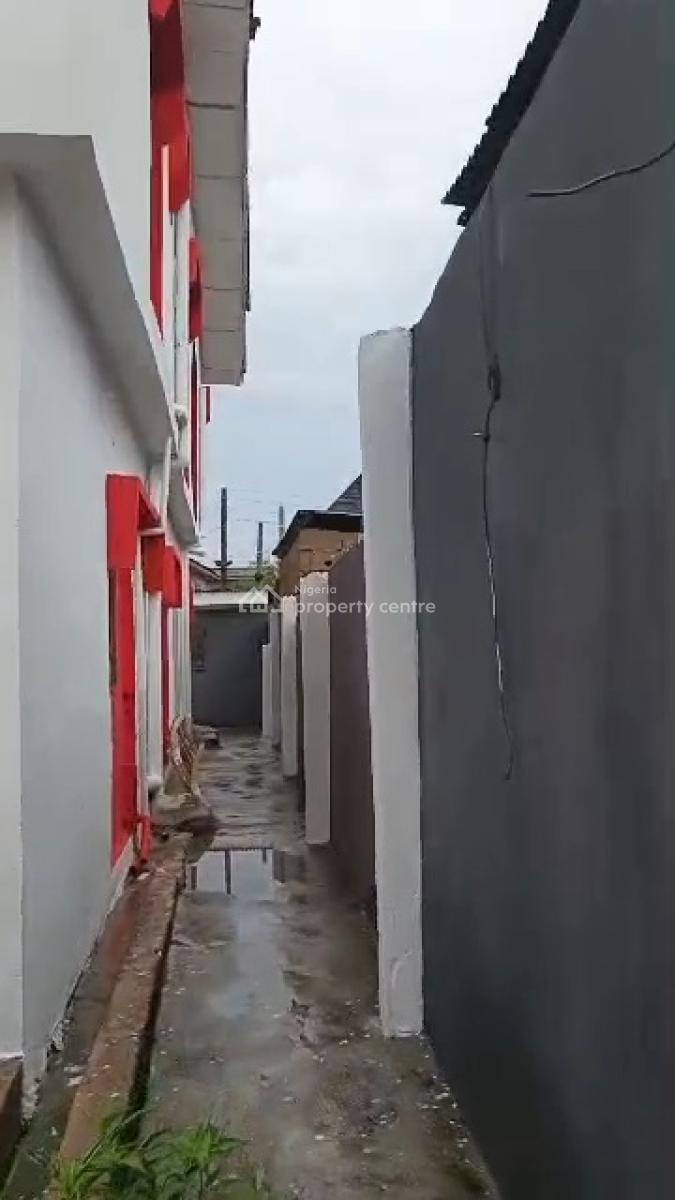 4 Units 3 Bedroom Flats and  2 Units of 2 Bedroom 1 Bedroom Apartment, Ikotun Road, Alimosho, Lagos, House for Sale