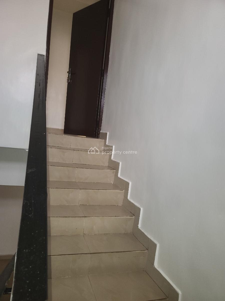 Renovated 4 Bedrooms Semi-detached Duplex at Magodo Phase 2, Off Bashiru Shittu Avenue, Gra Phase 2, Magodo, Lagos, Semi-detached Duplex for Rent
