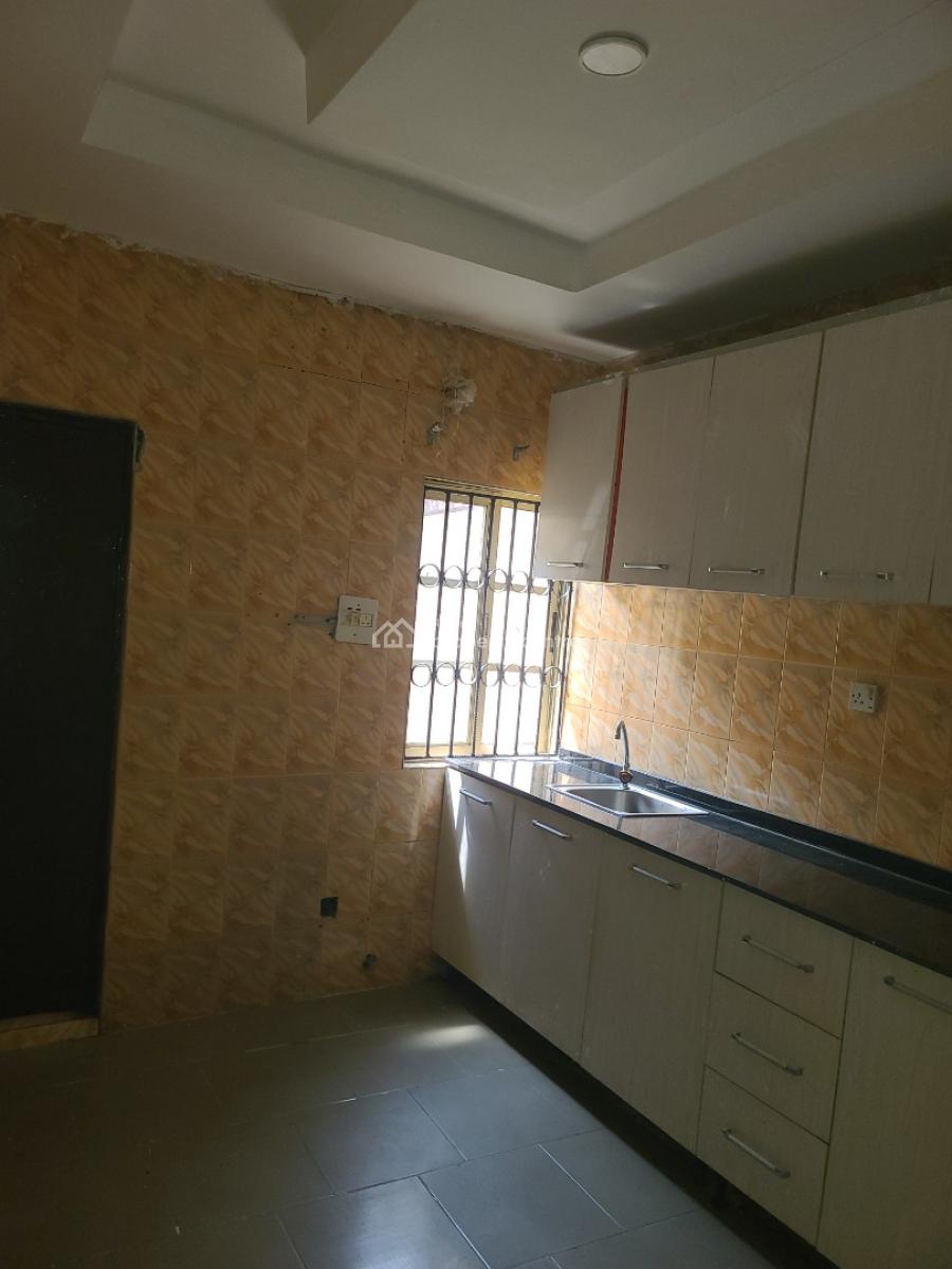 Renovated 4 Bedrooms Semi-detached Duplex at Magodo Phase 2, Off Bashiru Shittu Avenue, Gra Phase 2, Magodo, Lagos, Semi-detached Duplex for Rent