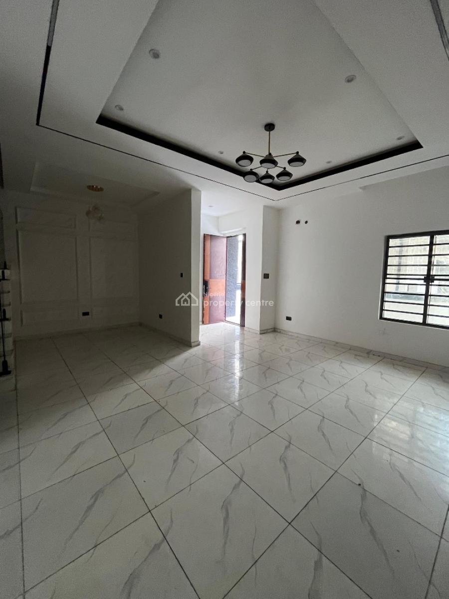 5 Bedrooms Semi Detached Duplex in an Estate in Chevron., Chevron, Lekki, Lagos, Semi-detached Duplex for Sale