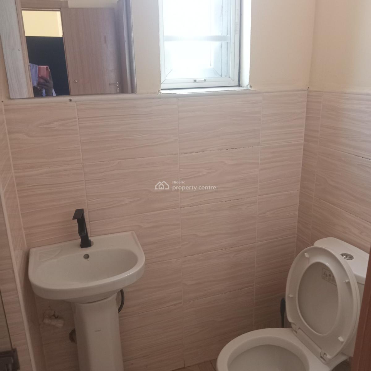 New Renovated 3 Bedroom Terrace Duplex with Bq, Off Freedom Way, Lekki Phase 1, Lekki, Lagos, Terraced Duplex for Rent