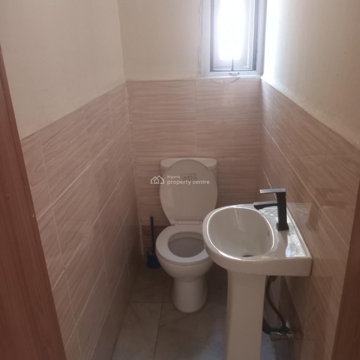 New Renovated 3 Bedroom Terrace Duplex with Bq, Off Freedom Way, Lekki Phase 1, Lekki, Lagos, Terraced Duplex for Rent