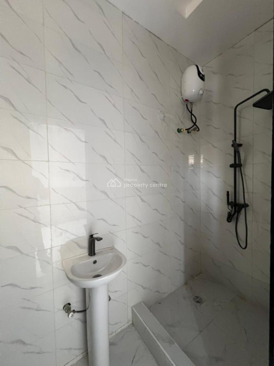 Spacious 2-bedroom Ground Floor Apartment, Igbo Efon, Lekki, Lagos, Flat / Apartment for Rent