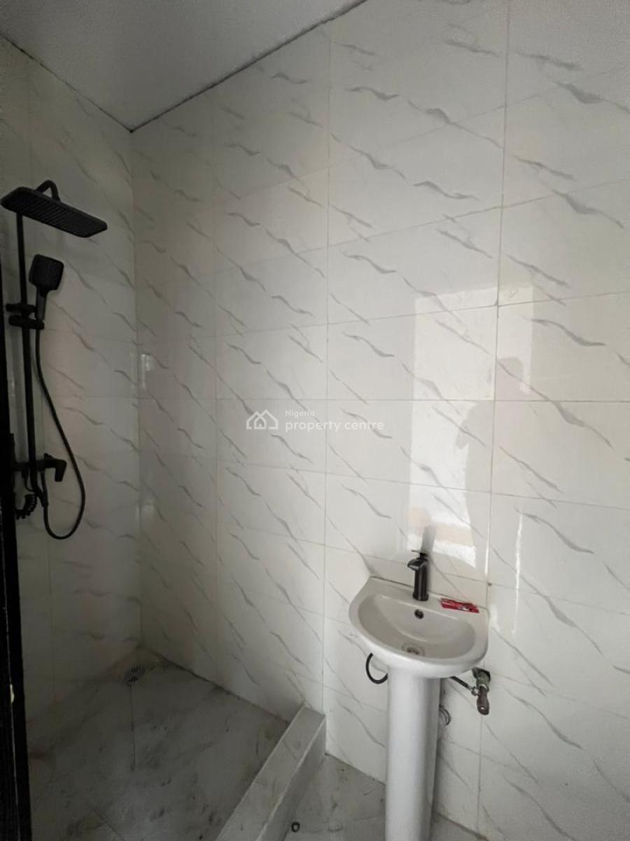Spacious 2-bedroom Ground Floor Apartment, Igbo Efon, Lekki, Lagos, Flat / Apartment for Rent