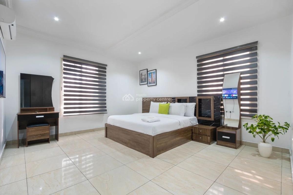 Ready for a Smart Getaway?  Book Our  4-bedroom Starlight Alexa-powe, Lekki Phase 1, Lekki, Lagos, Flat / Apartment Short Let