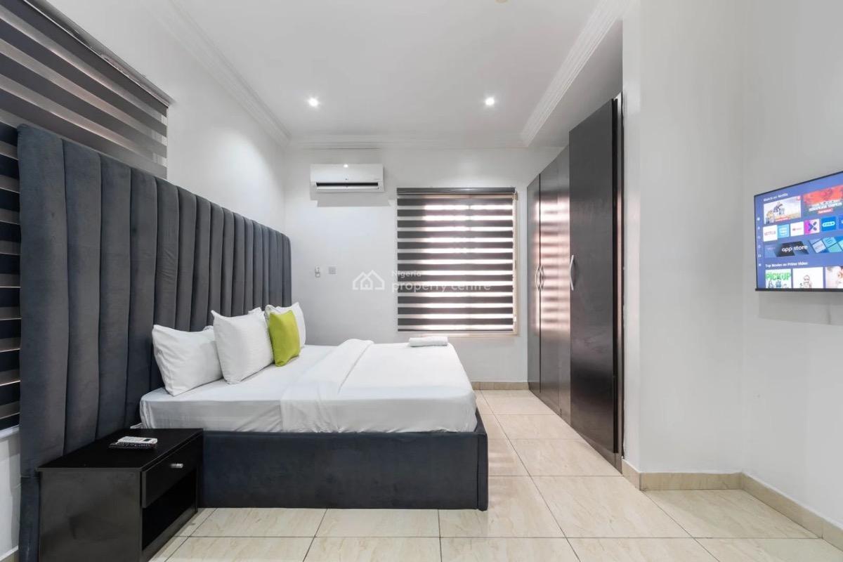 Ready for a Smart Getaway?  Book Our  4-bedroom Starlight Alexa-powe, Lekki Phase 1, Lekki, Lagos, Flat / Apartment Short Let