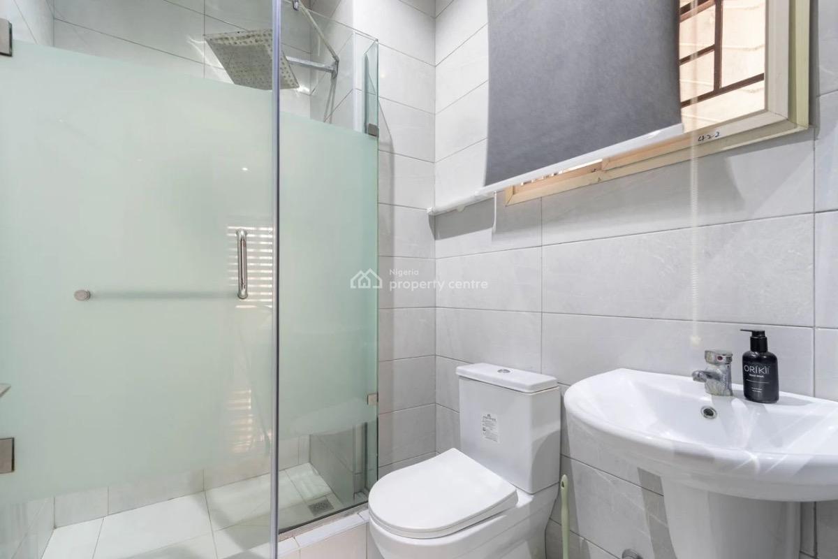 Ready for a Smart Getaway?  Book Our  4-bedroom Starlight Alexa-powe, Lekki Phase 1, Lekki, Lagos, Flat / Apartment Short Let