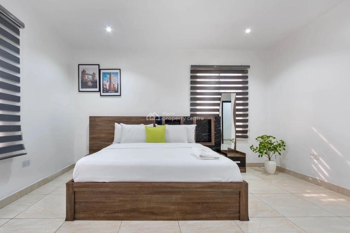 Ready for a Smart Getaway?  Book Our  4-bedroom Starlight Alexa-powe, Lekki Phase 1, Lekki, Lagos, Flat / Apartment Short Let