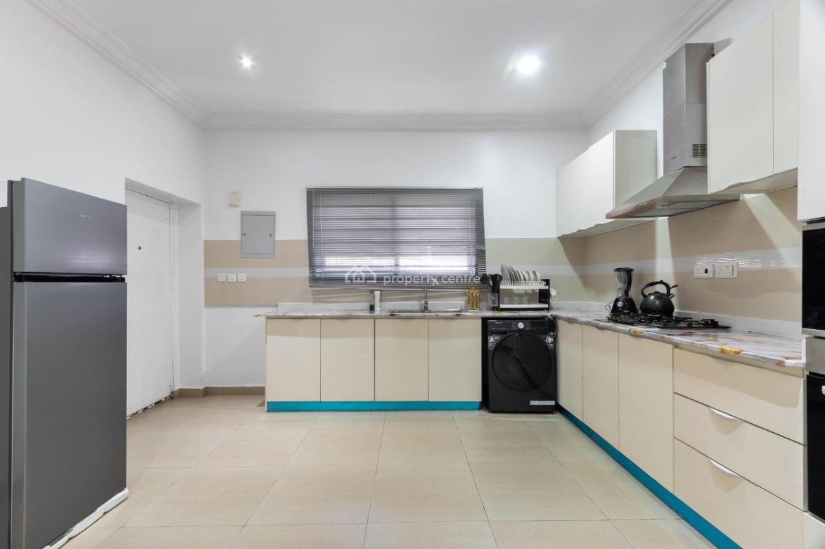 Ready for a Smart Getaway?  Book Our  4-bedroom Starlight Alexa-powe, Lekki Phase 1, Lekki, Lagos, Flat / Apartment Short Let