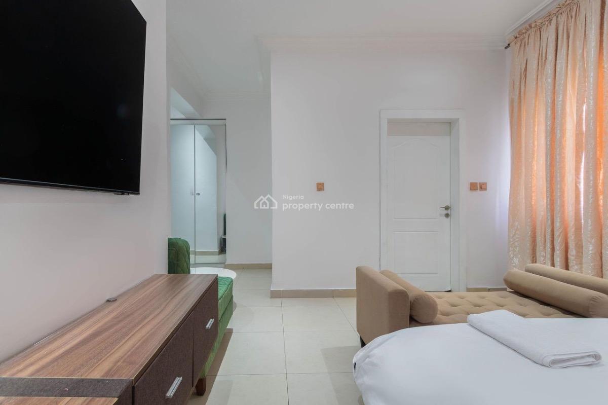 Luxury 2 Bedroom Apartment with Swimming Pool, Elevator, Gym, Ps5, Lekki Phase 1, Lekki, Lagos, Flat / Apartment Short Let