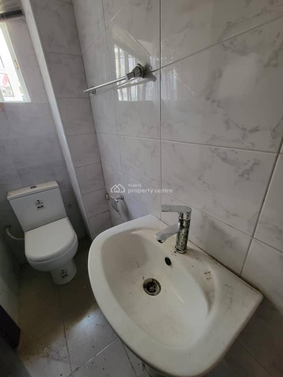 Sharp and Serene 3 Bedroom Flat, Mobil Road, Ajah, Lagos, Flat / Apartment for Rent