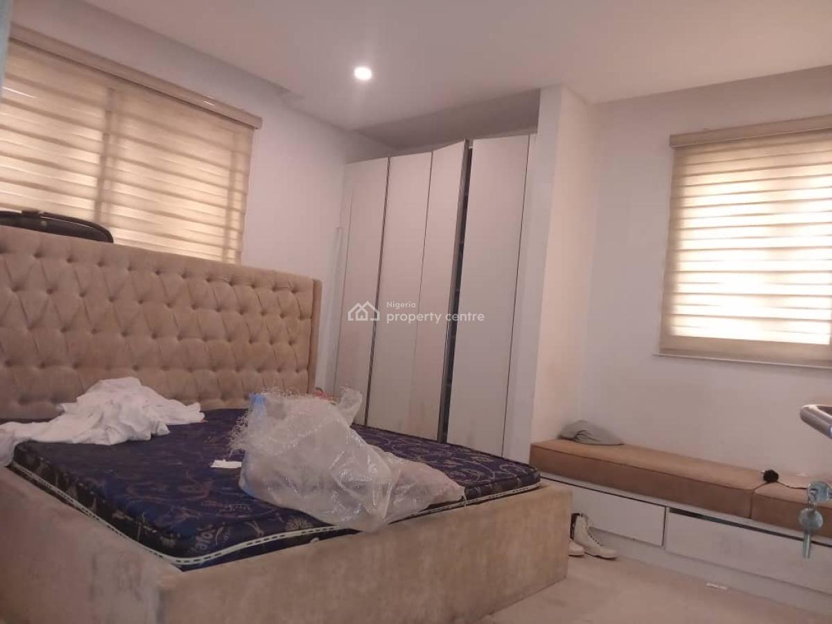 Luxury 3-bedroom Apartment, Lekki Phase 1, Lekki, Lagos, Flat / Apartment for Rent