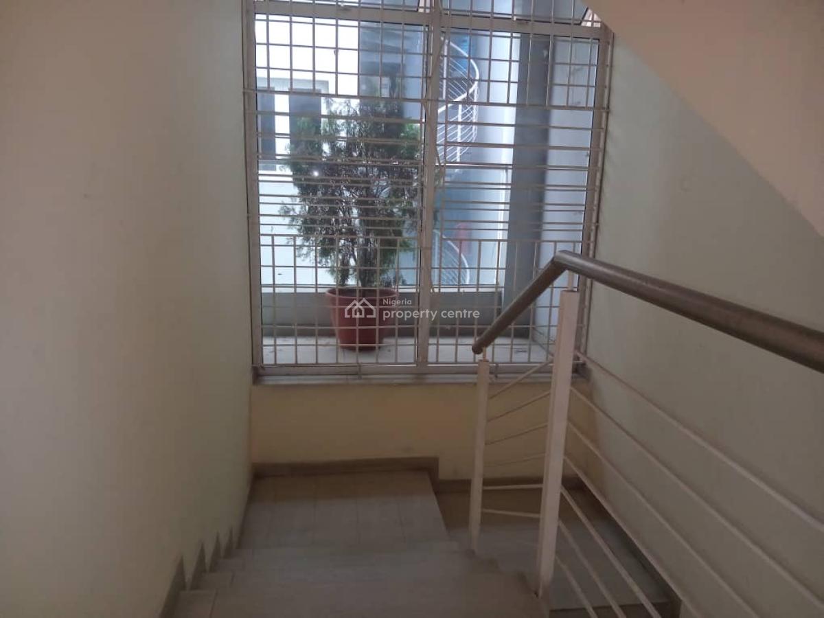 Luxury 3-bedroom Apartment, Lekki Phase 1, Lekki, Lagos, Flat / Apartment for Rent