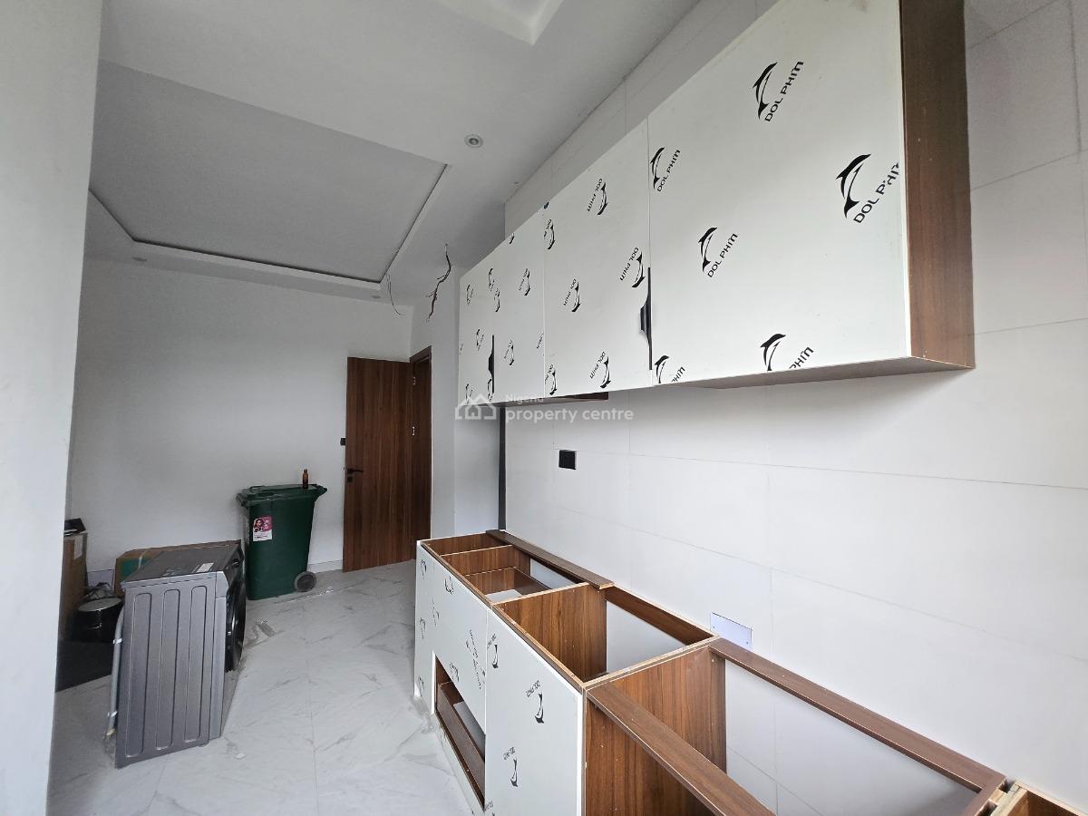 3 Bedroom Flat with Swimming Pool and Gym for Distress, Ogombo Road Opposite Ojaja Mall, Ogombo, Ajah, Lagos, Block of Flats for Sale