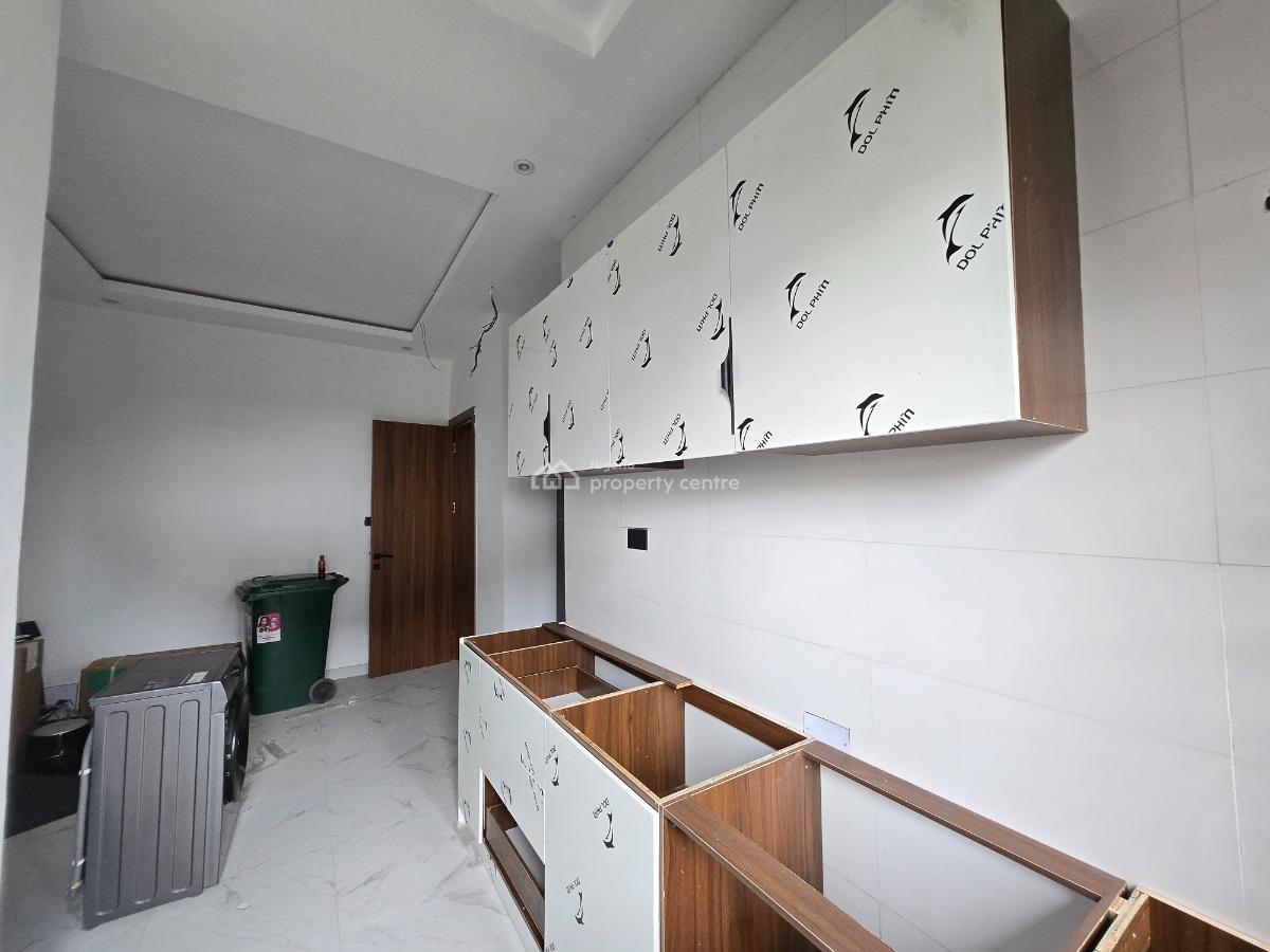 3 Bedroom Flat with Swimming Pool and Gym for Distress, Ogombo Road Opposite Ojaja Mall, Ogombo, Ajah, Lagos, Block of Flats for Sale