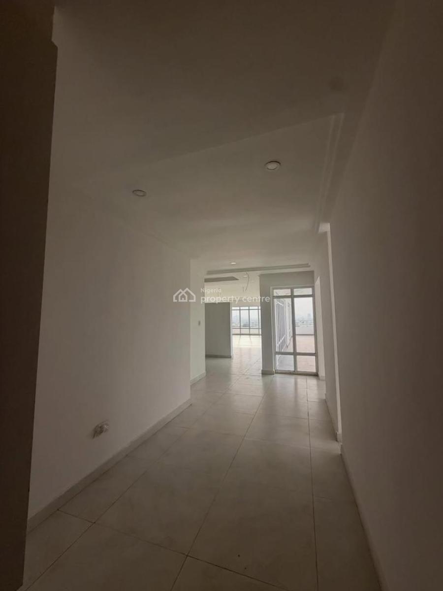 Luxurious Building for Offices,hotel Or Service, Guzape District, Abuja, Hotel / Guest House for Sale