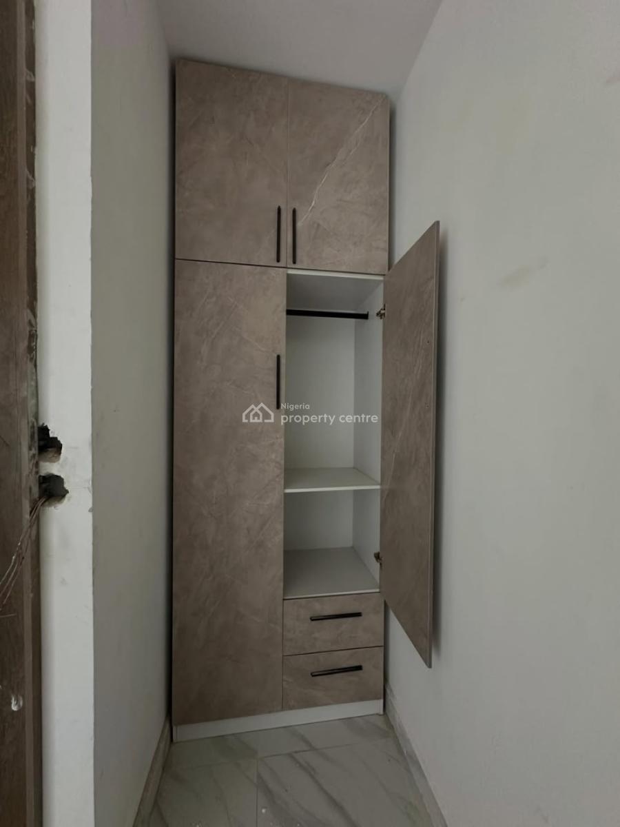 1 Bedroom Apartment, Lekki Phase 1, Lekki, Lagos, Mini Flat (room and Parlour) for Rent