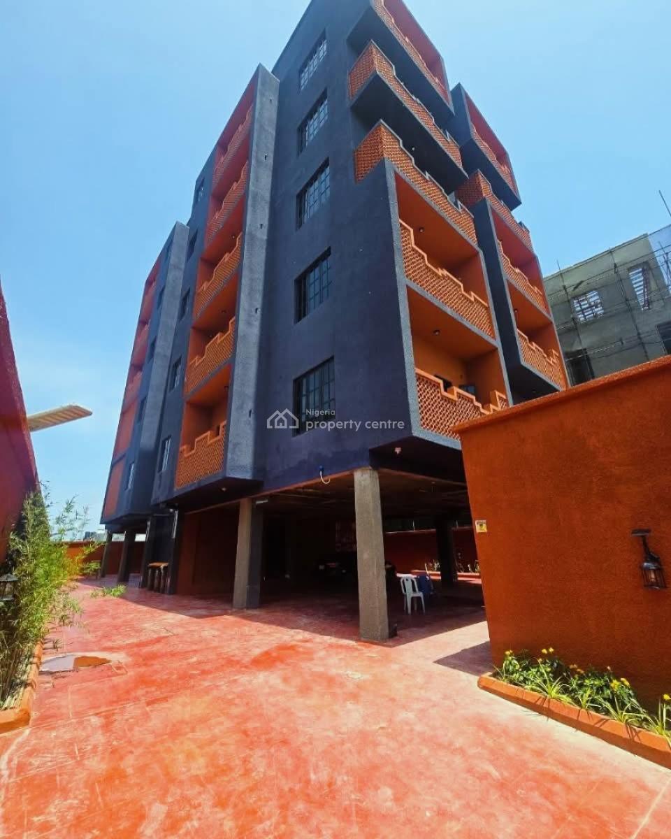 Well Serviced 3 Bedroom Apartment, Lekki Phase 1, Lekki, Lagos, Flat / Apartment for Sale