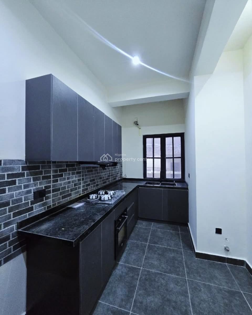 Well Serviced 3 Bedroom Apartment, Lekki Phase 1, Lekki, Lagos, Flat / Apartment for Sale