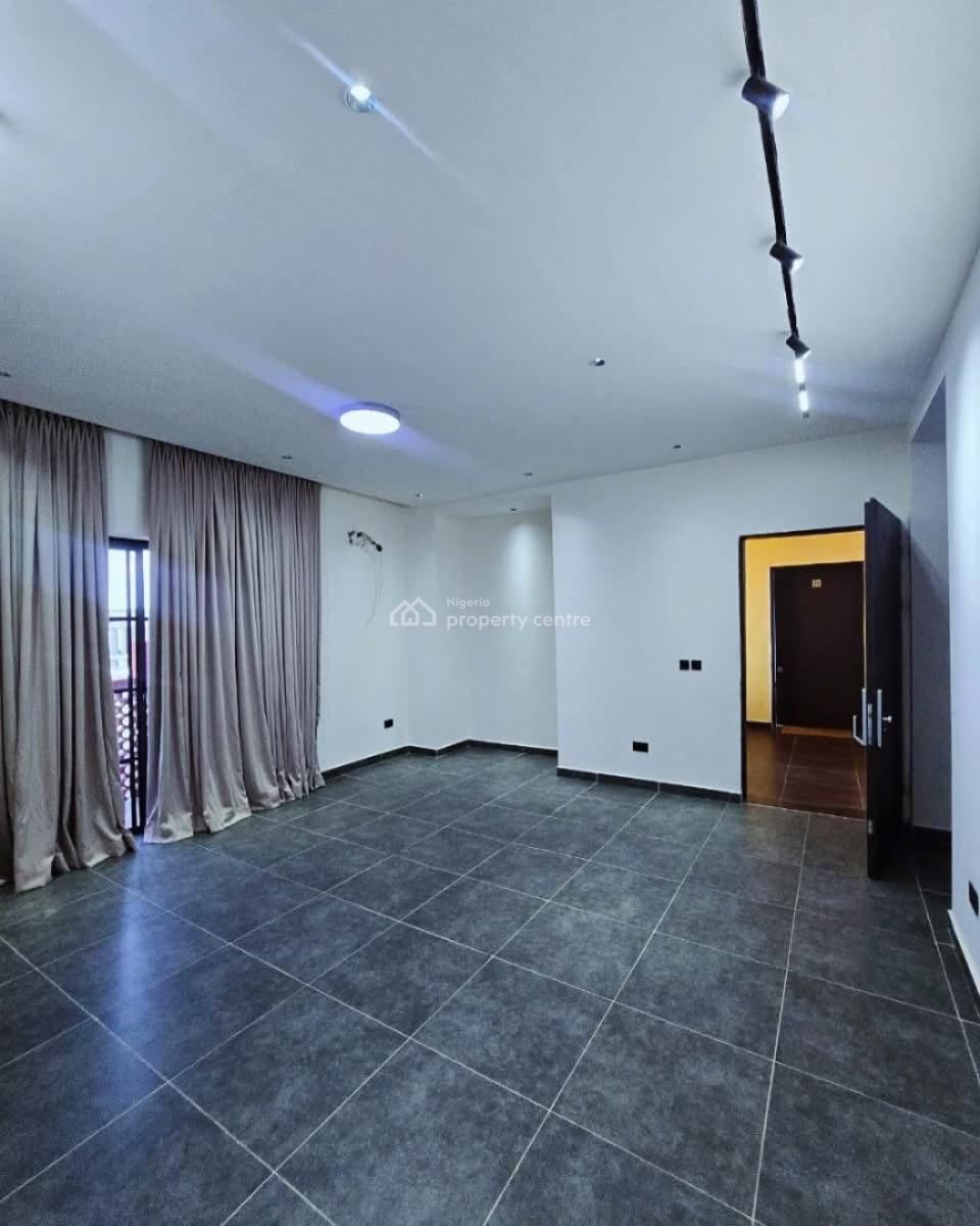 Well Serviced 3 Bedroom Apartment, Lekki Phase 1, Lekki, Lagos, Flat / Apartment for Sale