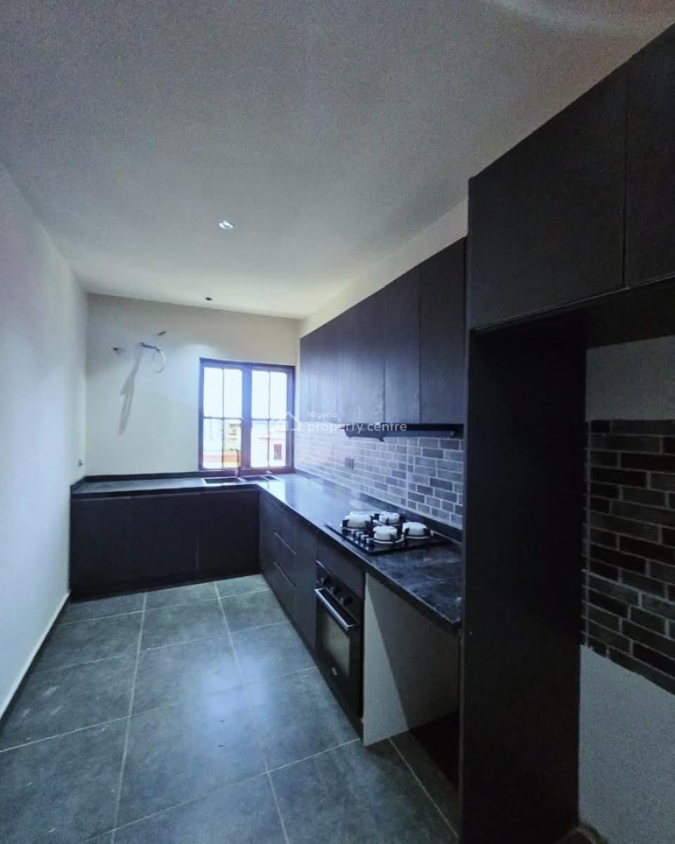 Well Serviced 3 Bedroom Apartment, Lekki Phase 1, Lekki, Lagos, Flat / Apartment for Sale