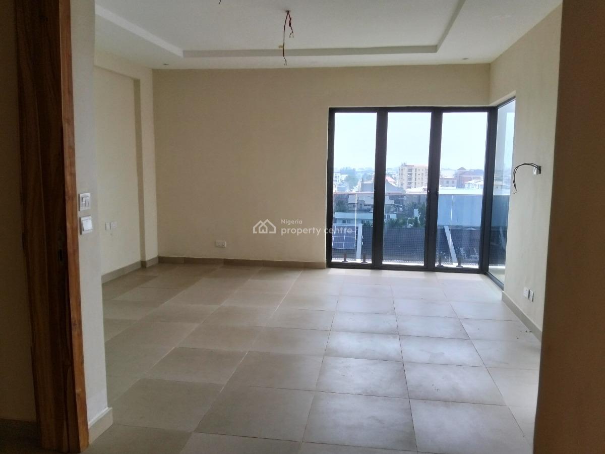 Luxury Three Bedroom Flat with Bq, Lekki Phase 1, Lekki, Lagos, Flat / Apartment for Rent