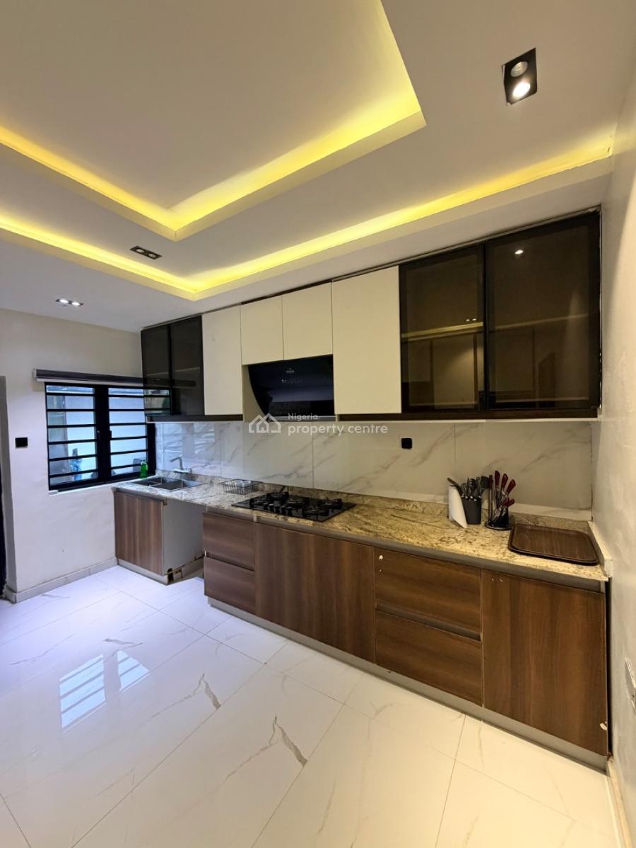 4 Bedroom Duplex with a Rooftop View, Ikolaba Gra, Ibadan, Oyo, Terraced Duplex Short Let
