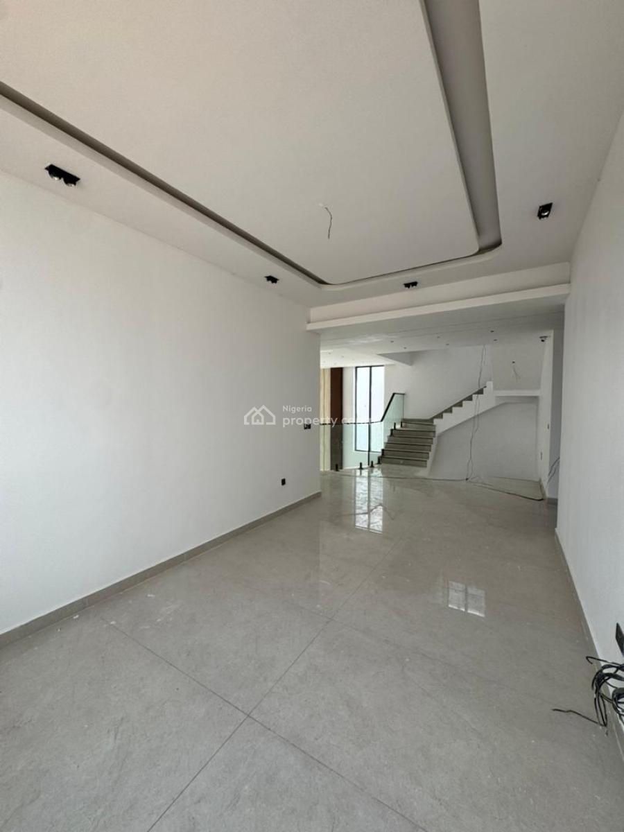 Massive 6 Bedroom Detached Duplex with  2 Boys Quarter, Lekki Phase 1, Lekki, Lagos, Detached Duplex for Sale