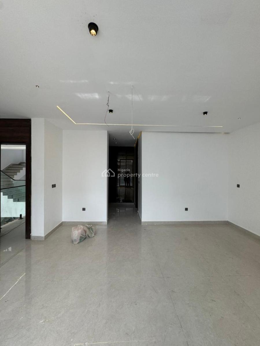 Massive 6 Bedroom Detached Duplex with  2 Boys Quarter, Lekki Phase 1, Lekki, Lagos, Detached Duplex for Sale