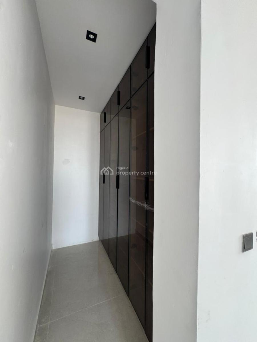 Massive 6 Bedroom Detached Duplex with  2 Boys Quarter, Lekki Phase 1, Lekki, Lagos, Detached Duplex for Sale