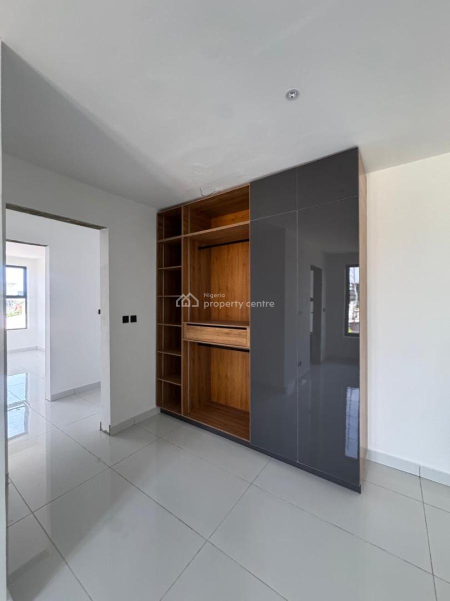 2 Bedroom Apartment, Lekki Phase 1, Lekki, Lagos, Flat / Apartment for Sale