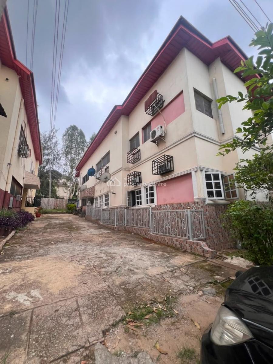 Standard 3 Bedroom Apartment with Ample Space, Maitama District, Abuja, Flat / Apartment for Sale