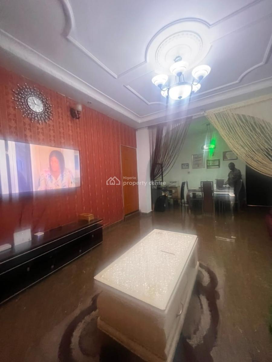 Standard 3 Bedroom Apartment with Ample Space, Maitama District, Abuja, Flat / Apartment for Sale