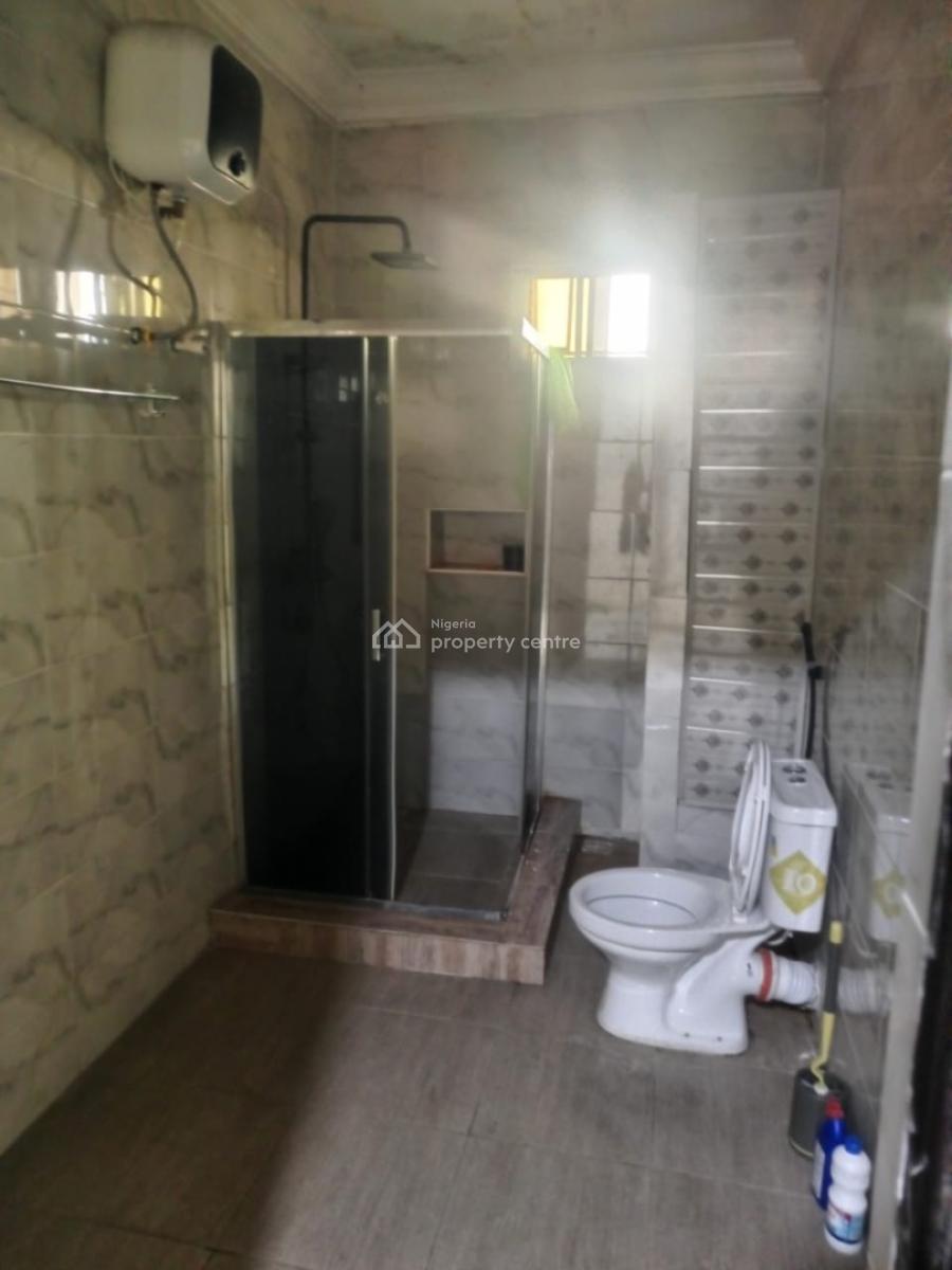 Well Maintained 2 Bedroom Flat, Chevron Drive, Lekki, Lagos, House for Rent