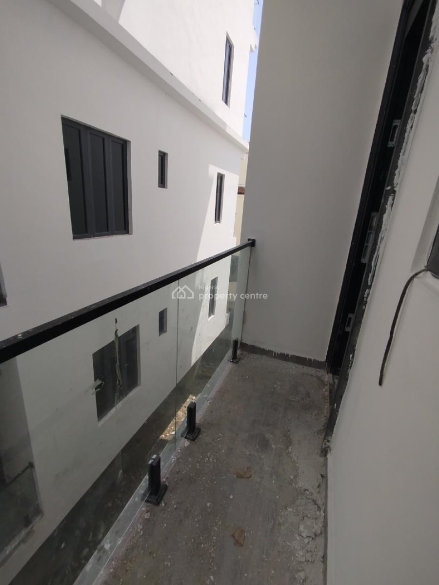 1 &2 Bedroom Apartment with Pool and Gym, Lekki Phase 1, Lekki, Lagos, Block of Flats for Sale