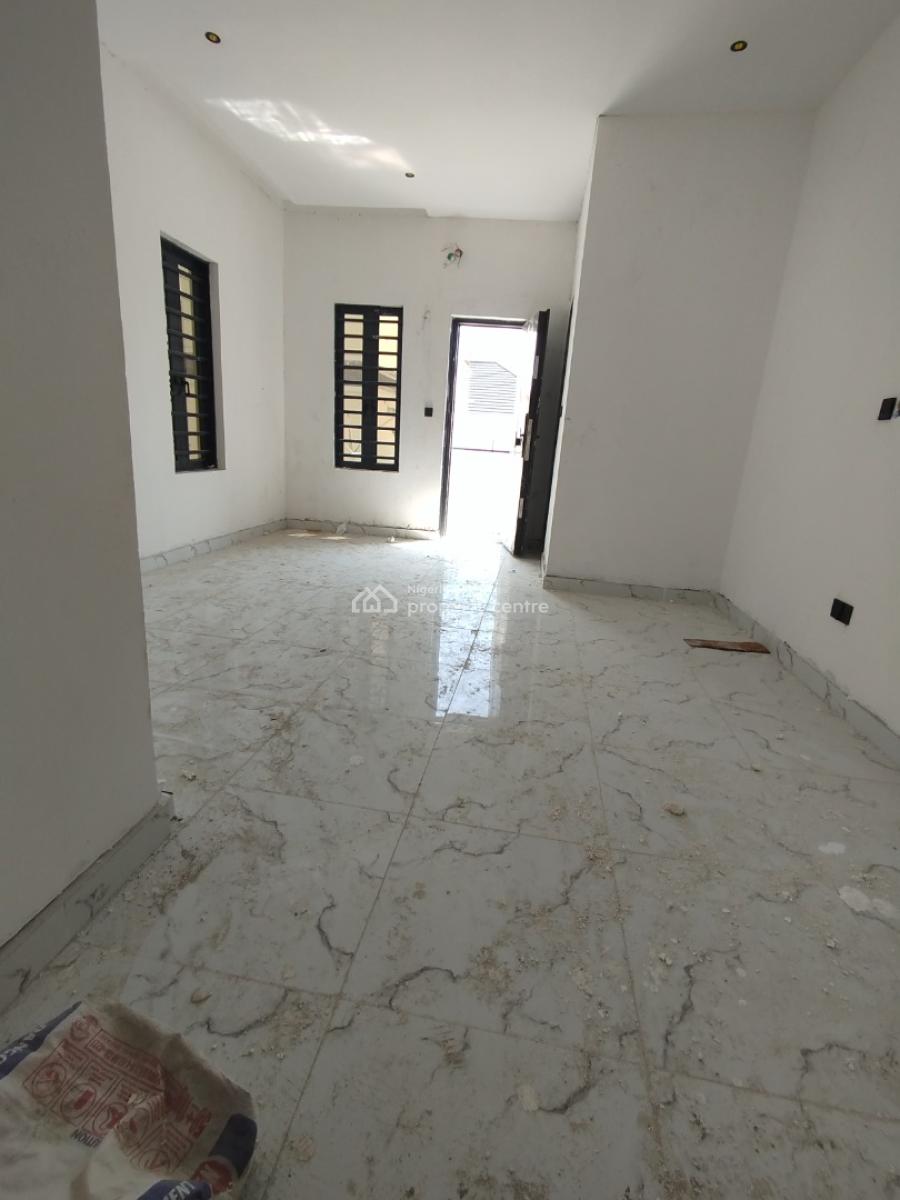 1 &2 Bedroom Apartment with Pool and Gym, Lekki Phase 1, Lekki, Lagos, Block of Flats for Sale