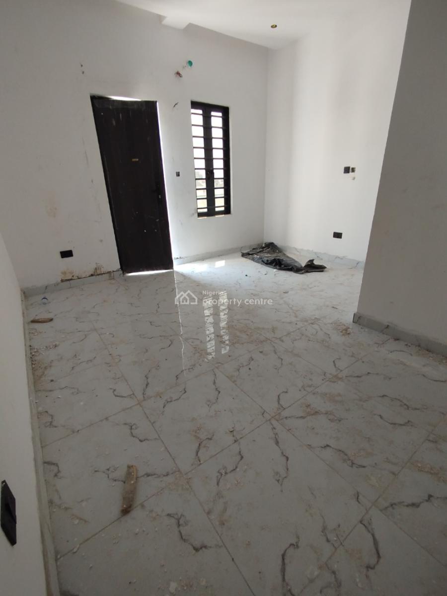 1 &2 Bedroom Apartment with Pool and Gym, Lekki Phase 1, Lekki, Lagos, Block of Flats for Sale