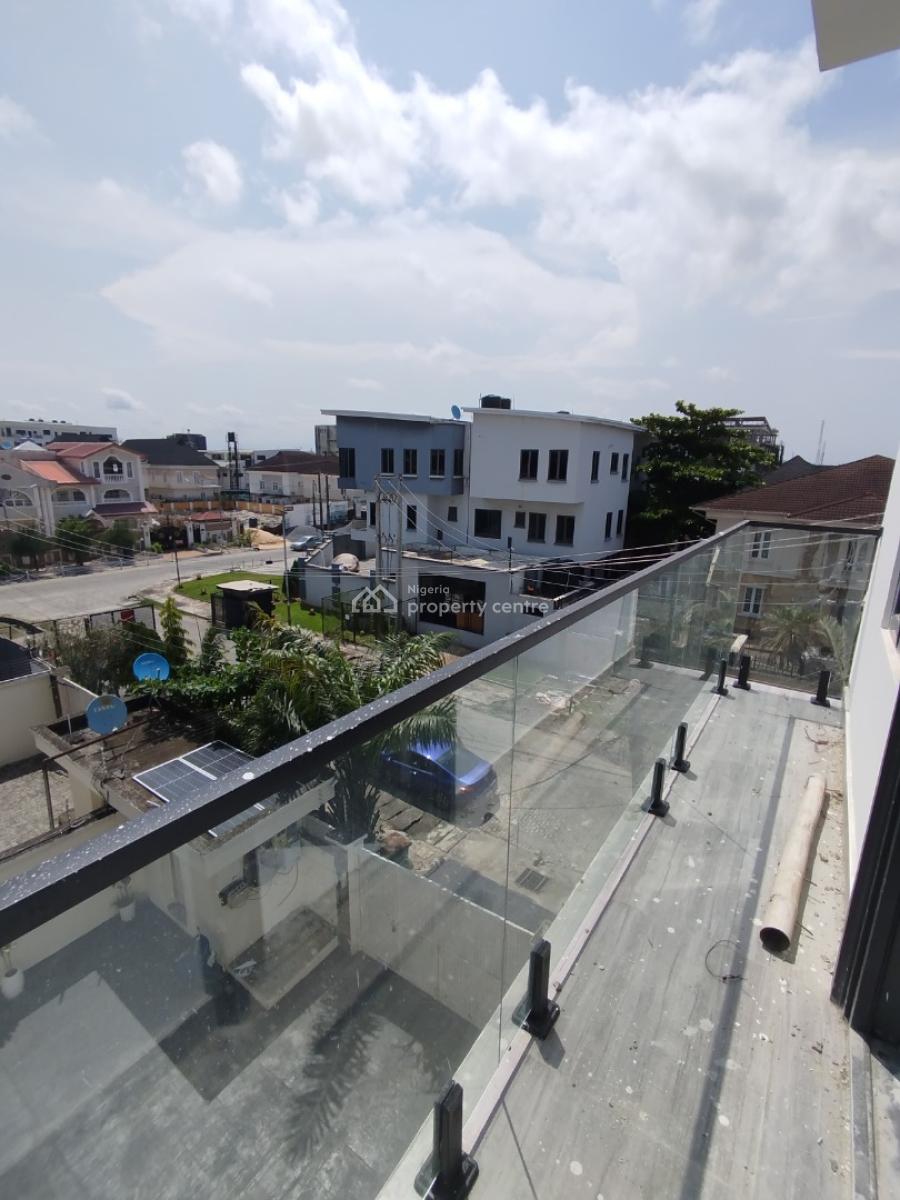 1 &2 Bedroom Apartment with Pool and Gym, Lekki Phase 1, Lekki, Lagos, Block of Flats for Sale