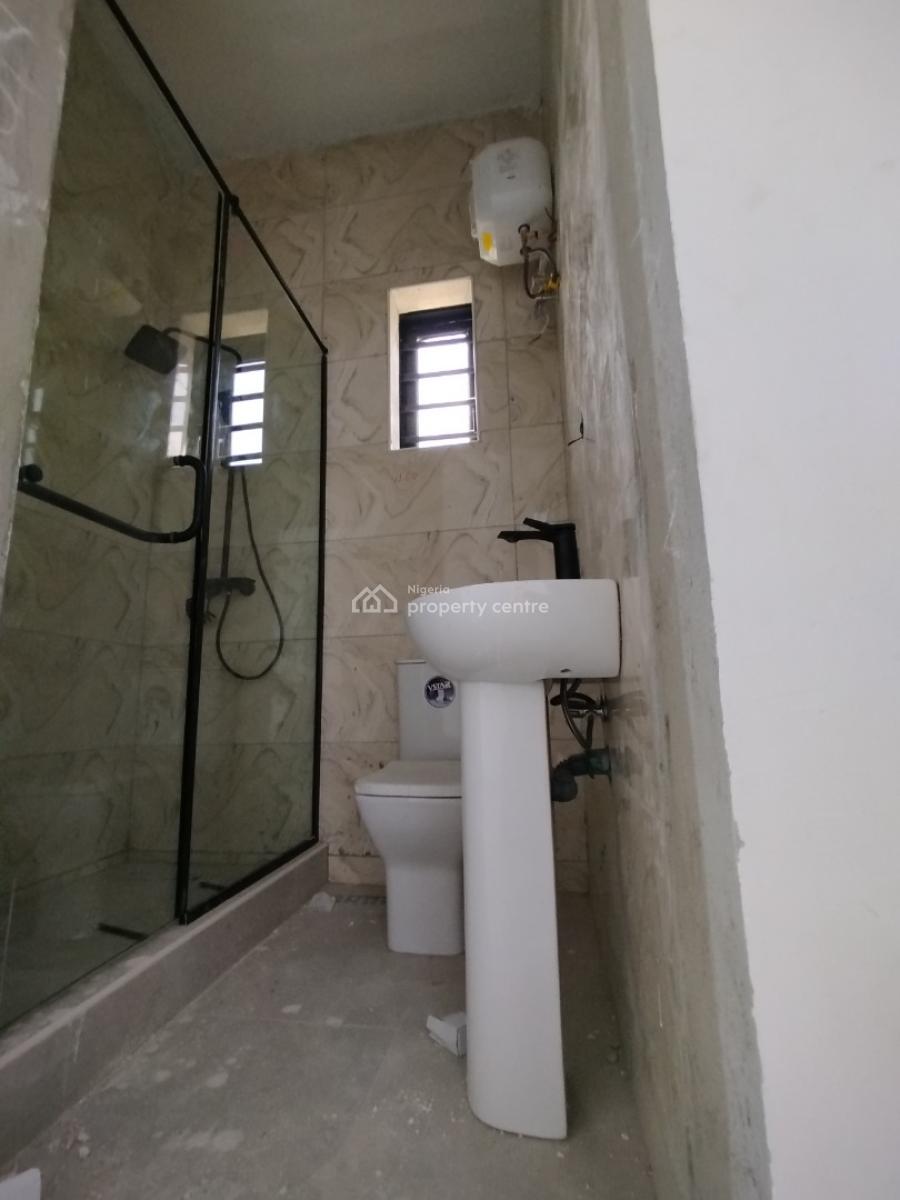 1 &2 Bedroom Apartment with Pool and Gym, Lekki Phase 1, Lekki, Lagos, Block of Flats for Sale