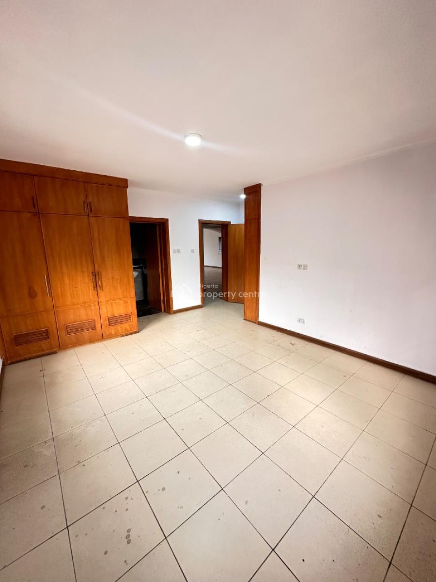 Lovley 3 Bedroom Apartment, Lekki Phase 1, Lekki, Lagos, Flat / Apartment for Rent