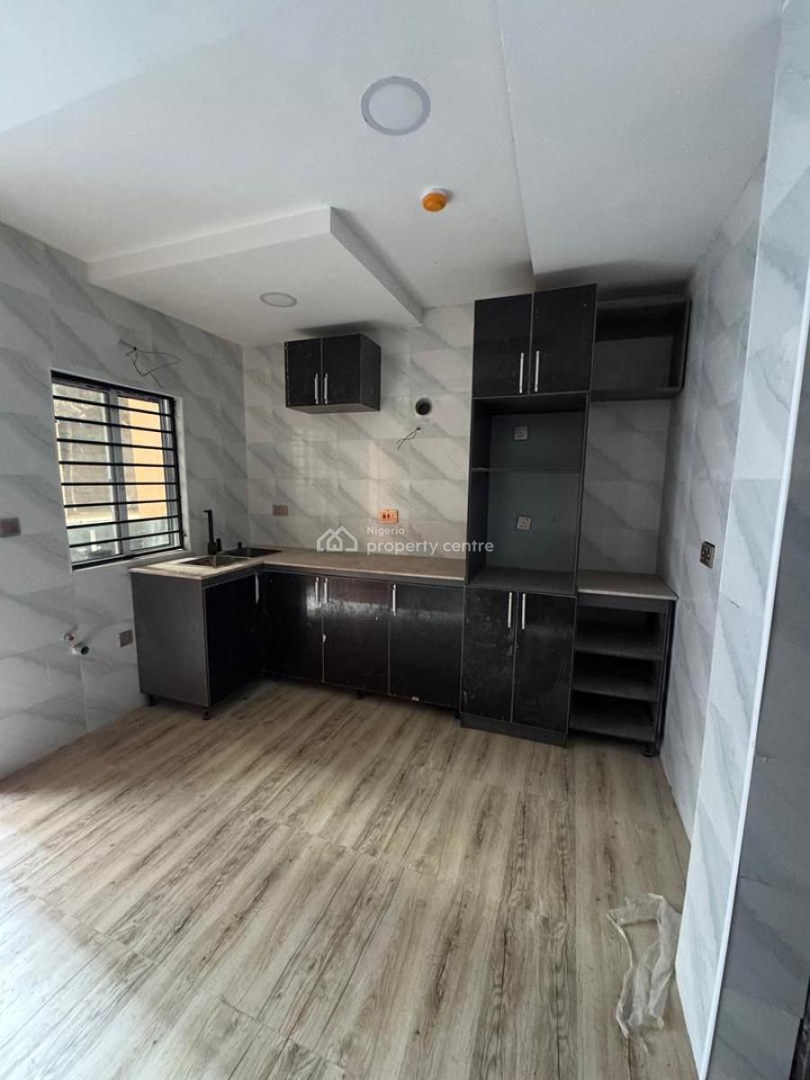 Elegantly Finished 2 Bedroom Apartment with Gym, Pool, & Mini Mart, Lekki Phase 1, Lekki, Lagos, Flat / Apartment for Sale