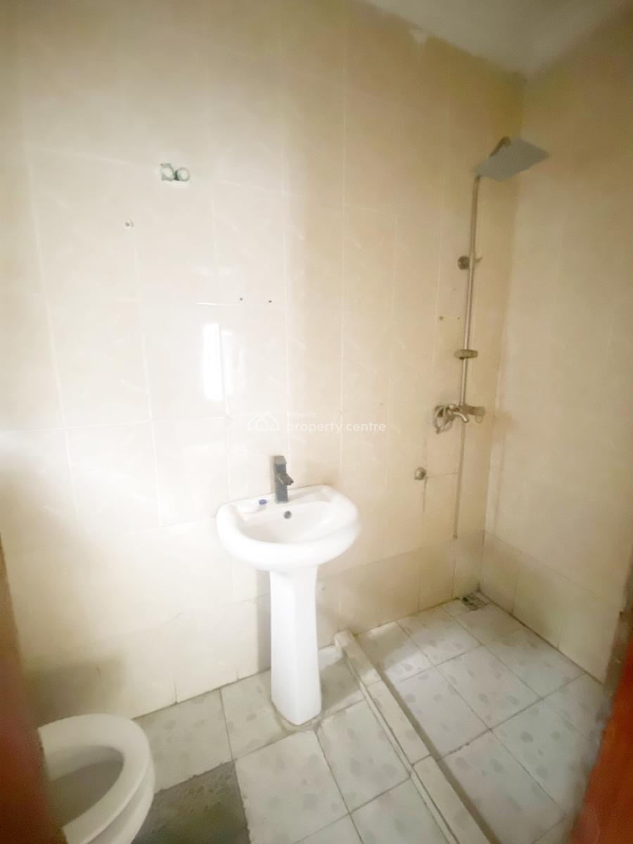 Luxury 2 Bedroom Flat, Gra Phase 1, Magodo, Lagos, Flat / Apartment for Rent