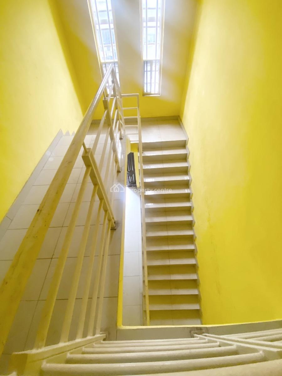 Luxury 2 Bedroom Flat, Gra Phase 1, Magodo, Lagos, Flat / Apartment for Rent