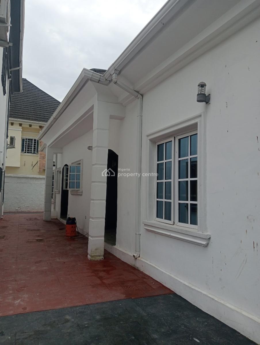 Luxury Room Self Contain 2 Minutes Away From Express Way, 2 Minutes Away From The Express Way, By Jags Therapy Elesekan Ibeju L, Bogije, Ibeju Lekki, Lagos, Self Contain (single Rooms) for Rent