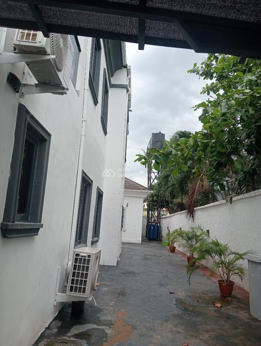 Luxury Room Self Contain 2 Minutes Away From Express Way, 2 Minutes Away From The Express Way, By Jags Therapy Elesekan Ibeju L, Bogije, Ibeju Lekki, Lagos, Self Contain (single Rooms) for Rent