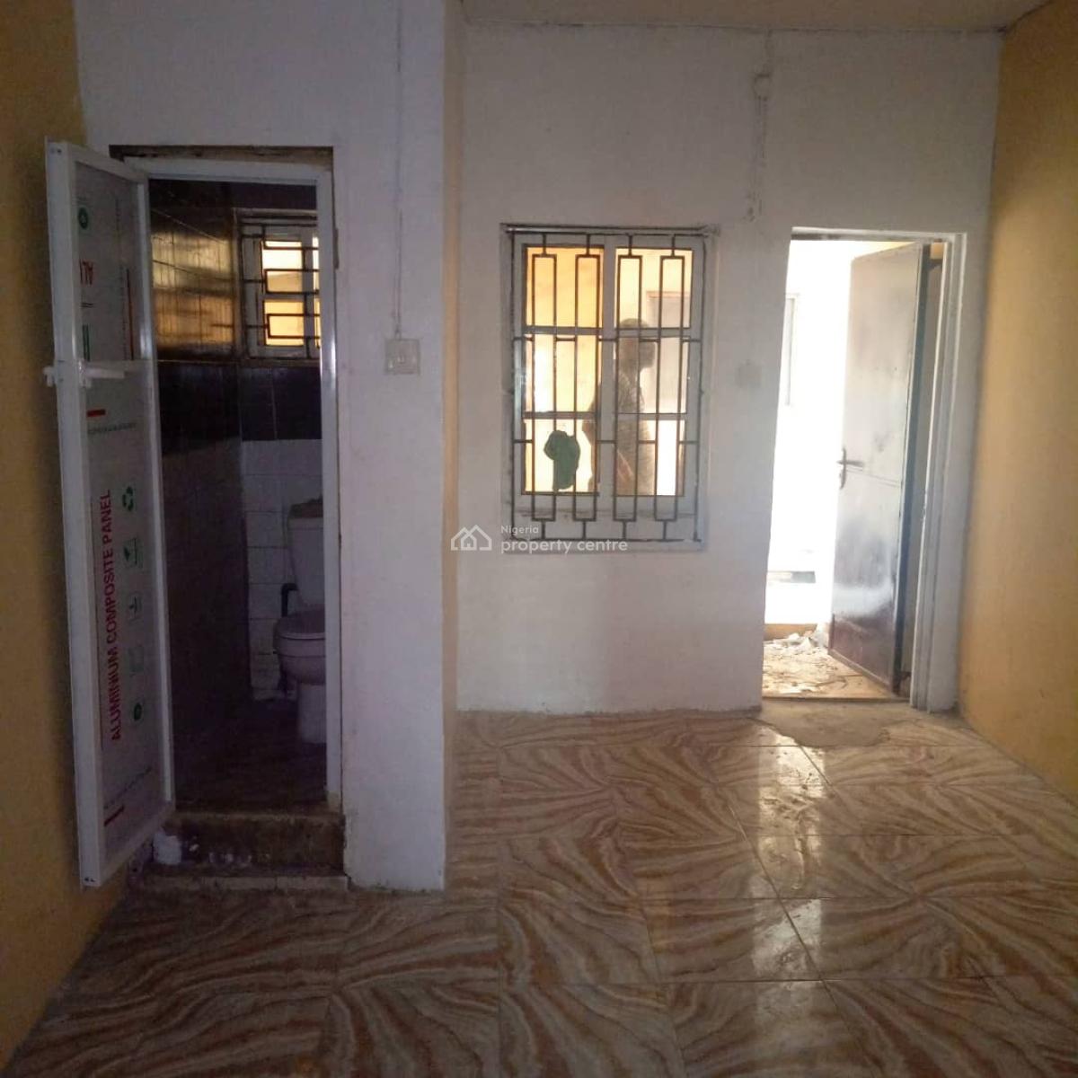 Self Contain, Off Adelabu Road, Adelabu, Surulere, Lagos, Self Contain (single Rooms) for Rent