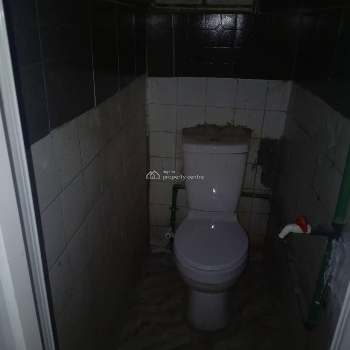 Self Contain, Off Adelabu Road, Adelabu, Surulere, Lagos, Self Contain (single Rooms) for Rent