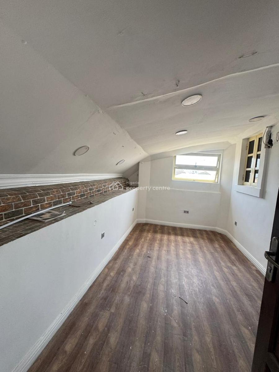 4 Bedroom Flat, Lekki Phase 1, Lekki, Lagos, Commercial Property for Rent