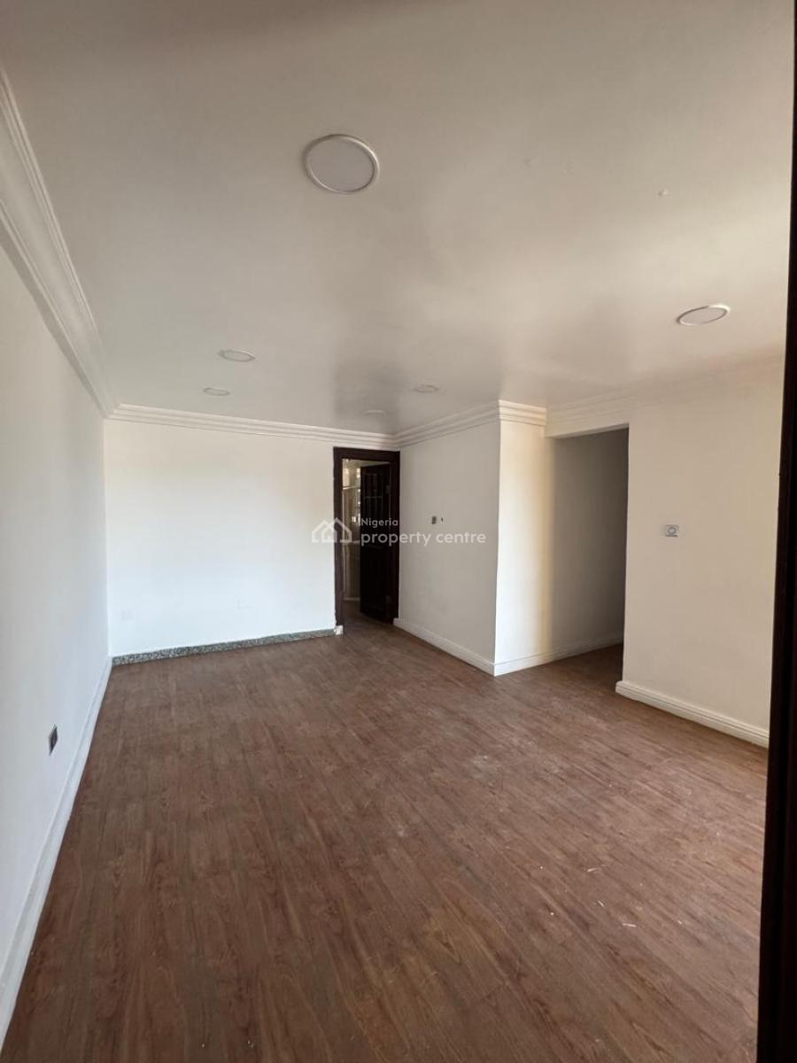 4 Bedroom Flat, Lekki Phase 1, Lekki, Lagos, Commercial Property for Rent